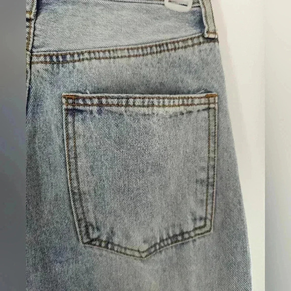 Rue21 Asymmetrical Waist Mom Jeans Size 0 Light Wash - Picture 9 of 16